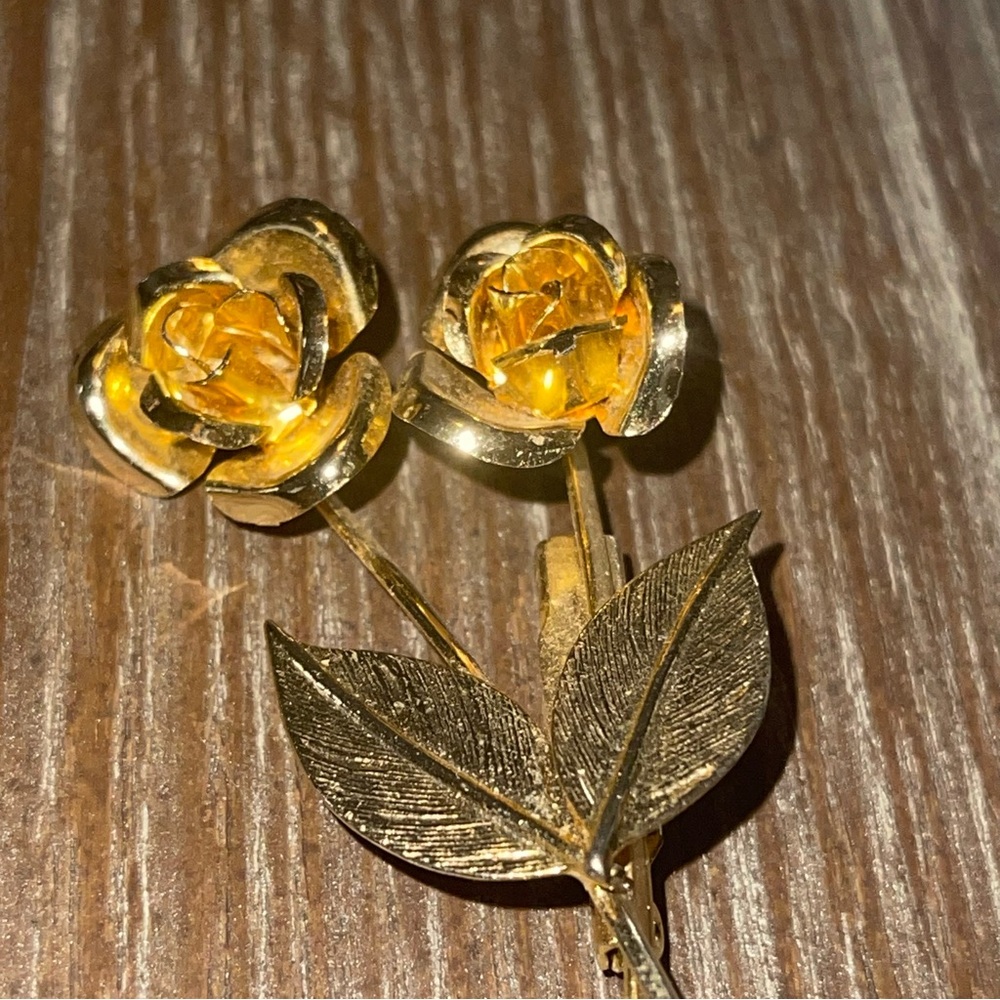 Unbranded Gold Rose Pin View 3
